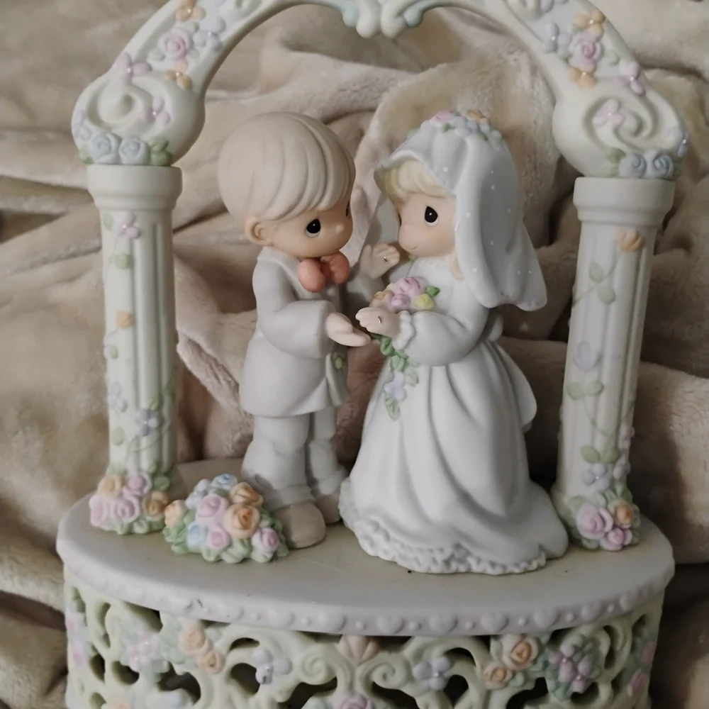 Romantic Wedding Cake Topper Figurine